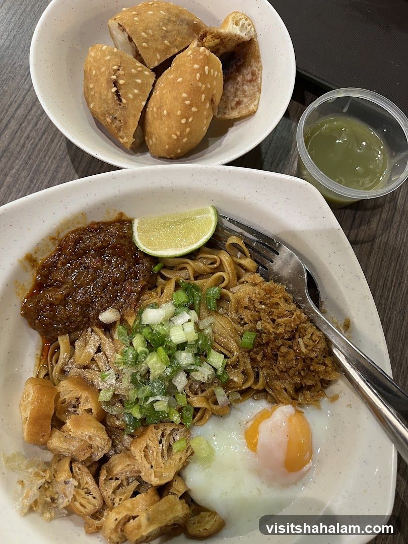 Noodles with Egg and Fried Dough