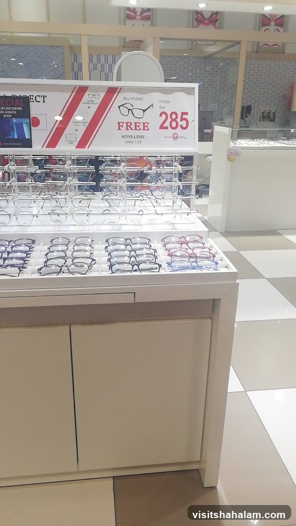 Eyeglasses Display