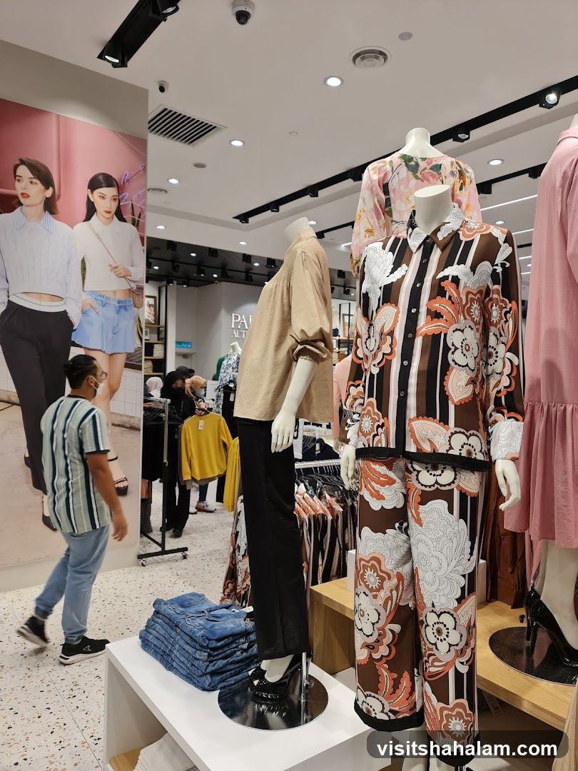 Fashion Store Display