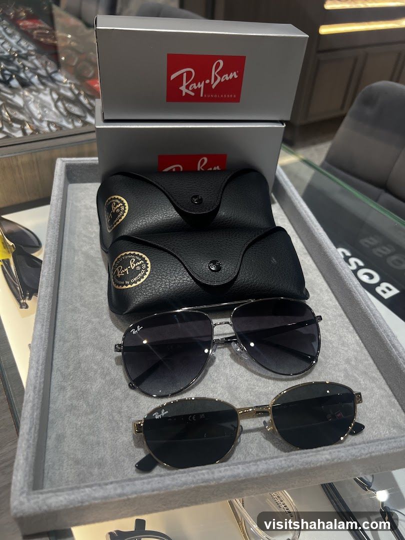 Ray-Ban Sunglasses Display