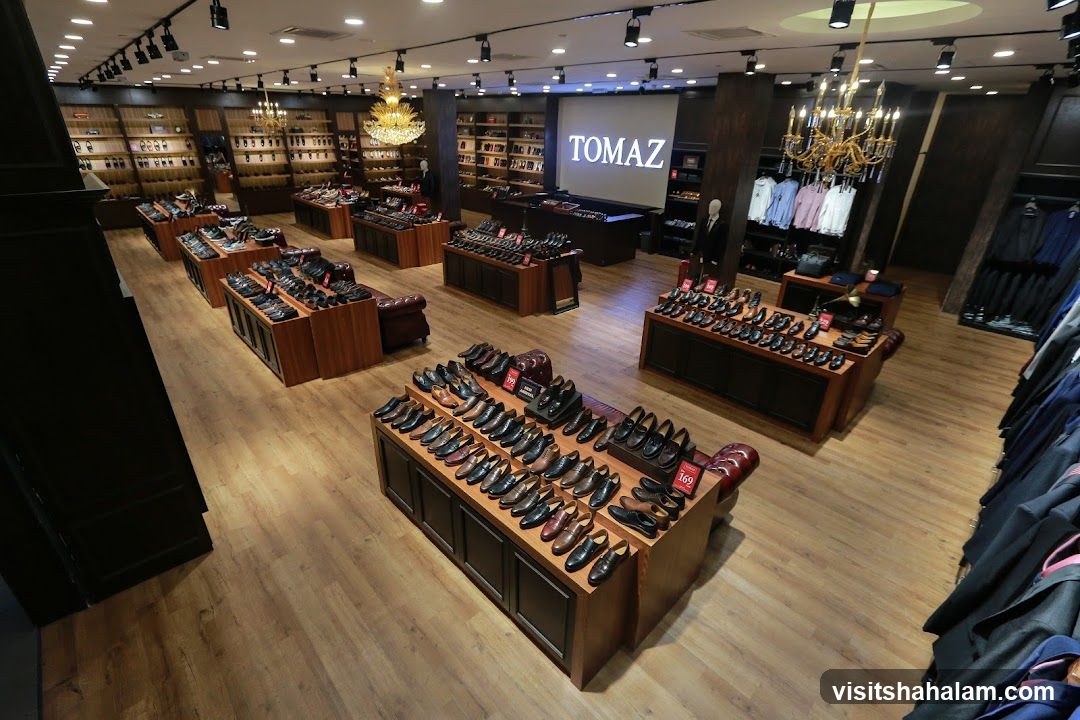 TomaZ Shoe Store Interior