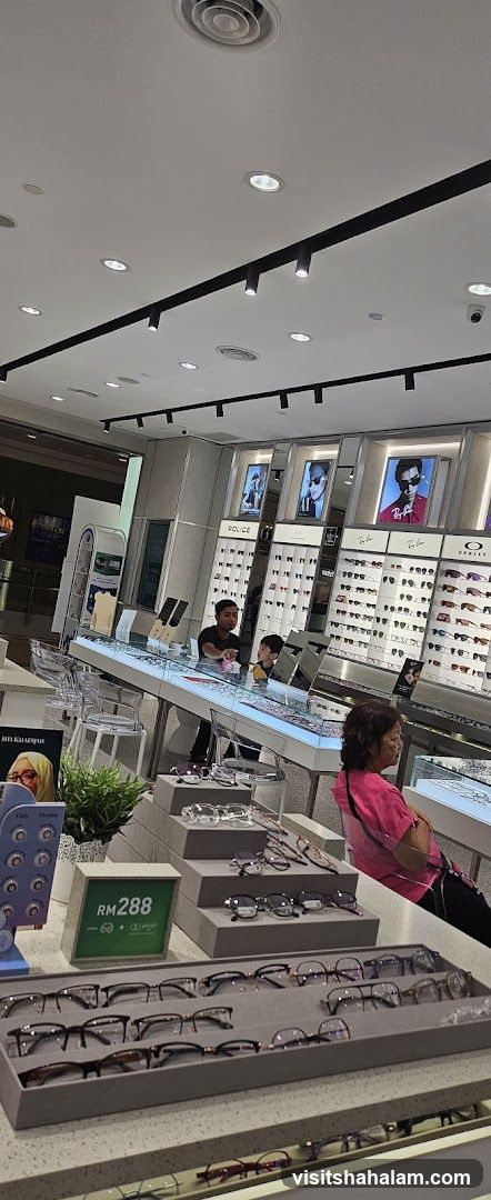 Eyewear Store Display