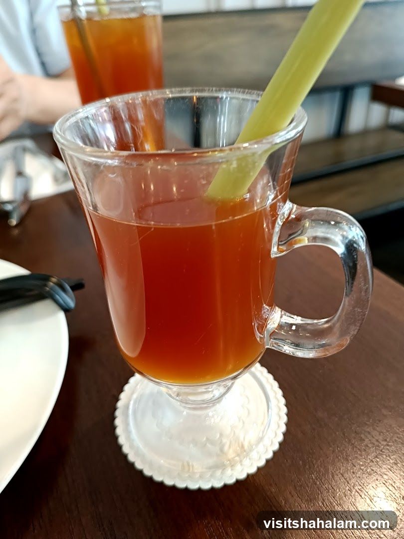 Iced Tea with Lemongrass