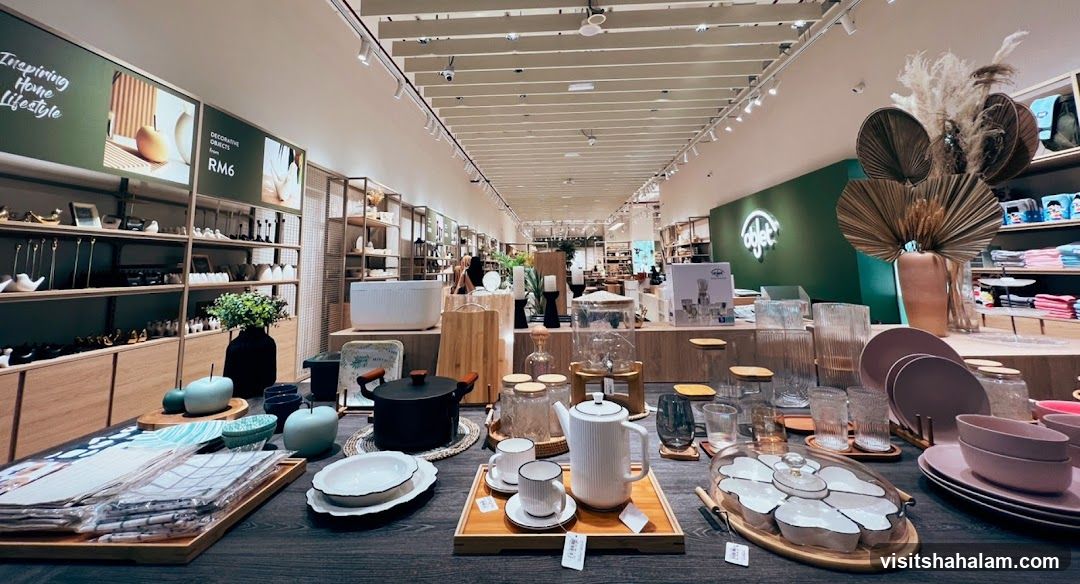 Home Decor and Kitchenware Store