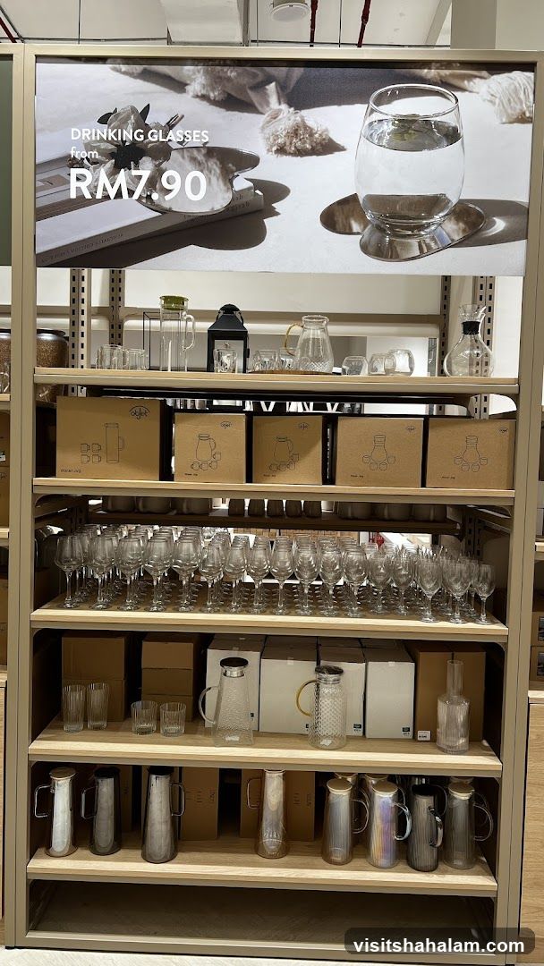Drinking Glasses Display