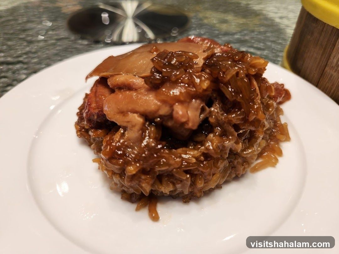 Steamed Sticky Rice with Chicken