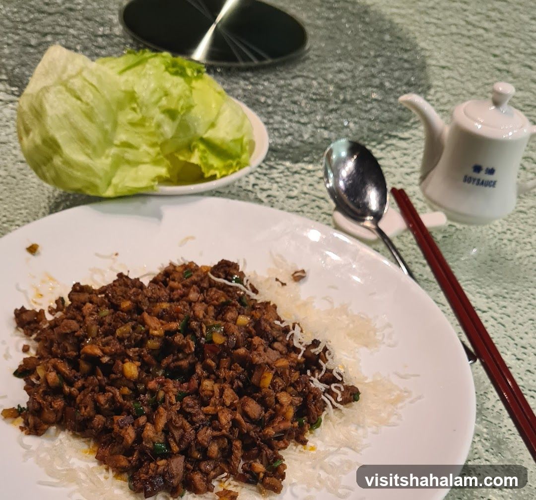 Minced Meat Dish with Lettuce Wraps