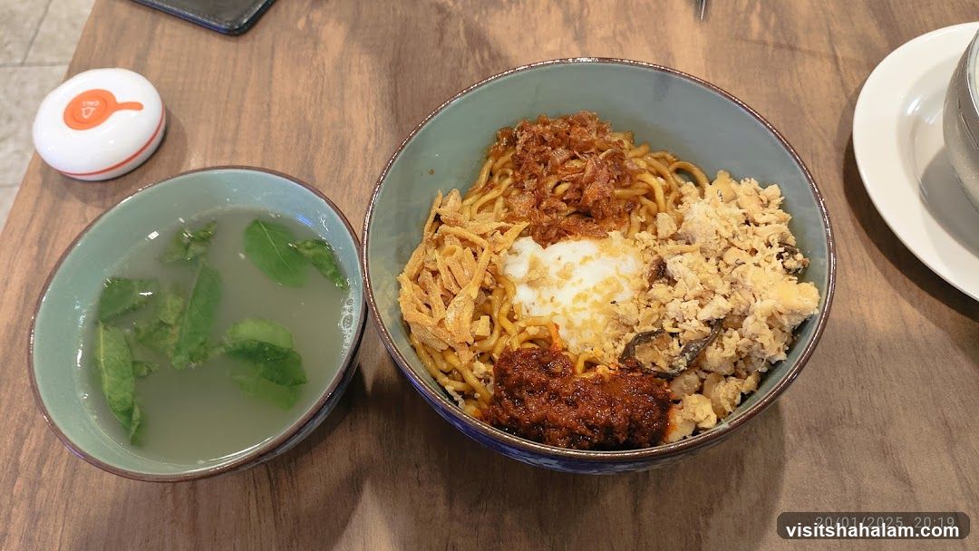 Noodles with Toppings and Soup