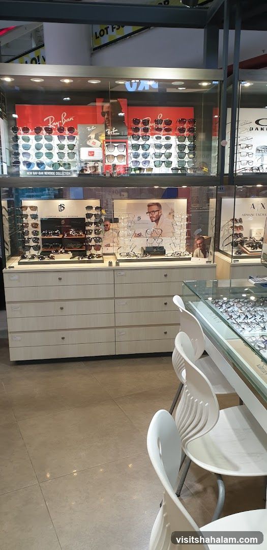 Eyewear Store Display