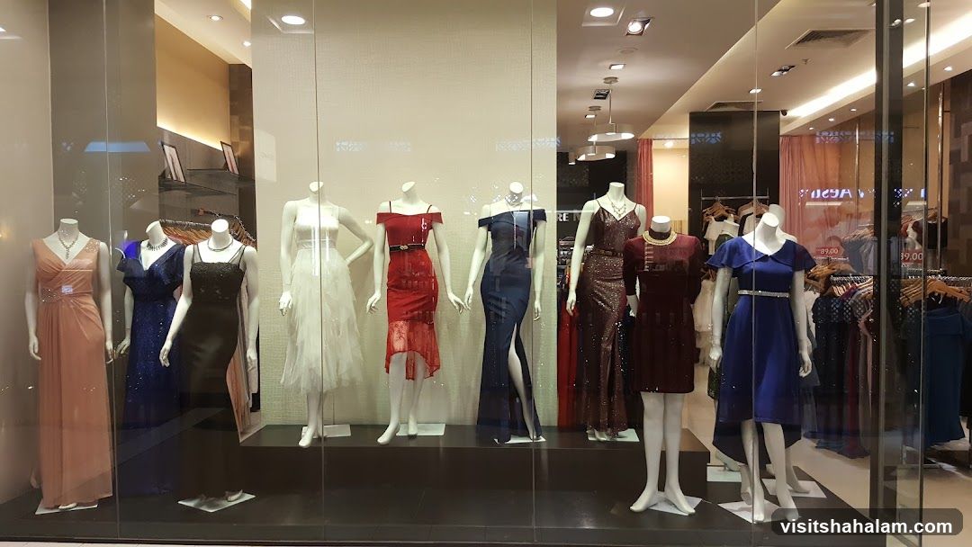 Fashion Store Window Display