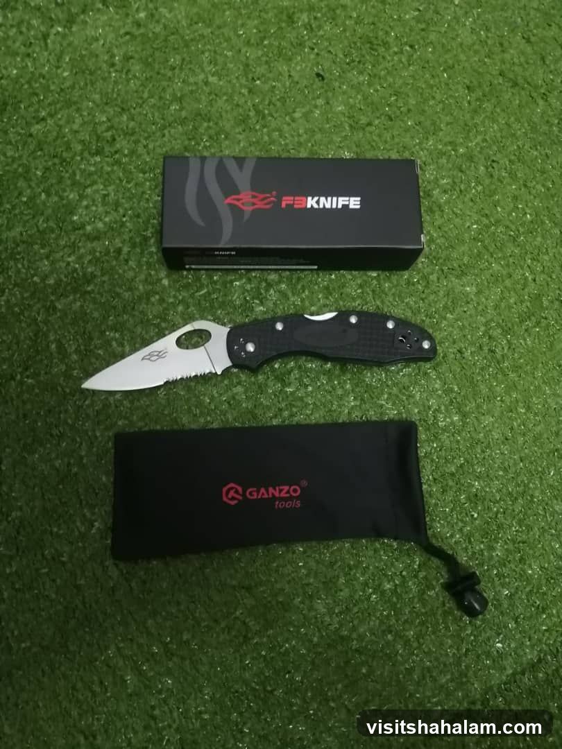 Folding Knife with Pouch and Box