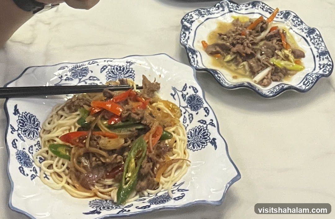 Noodles with Beef and Peppers