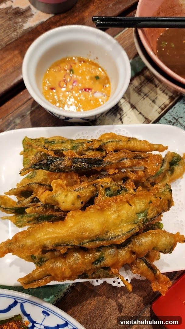 Fried Green Beans with Dipping Sauce