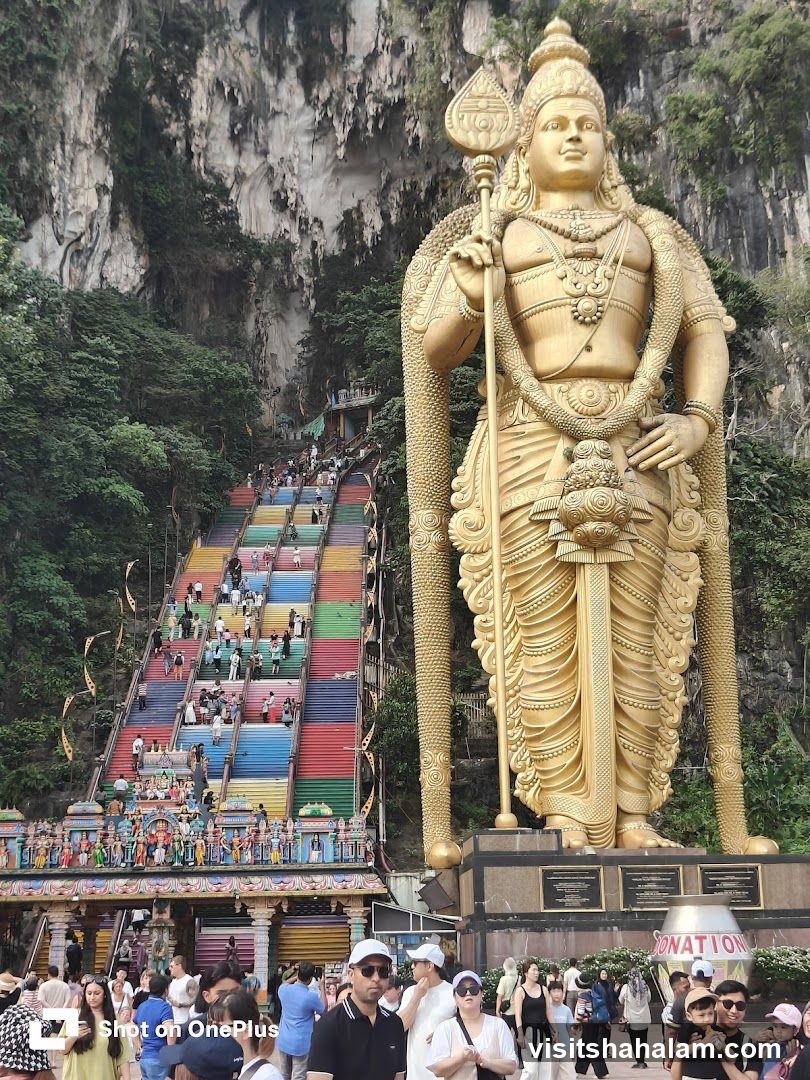 Batu Caves Statue and Steps