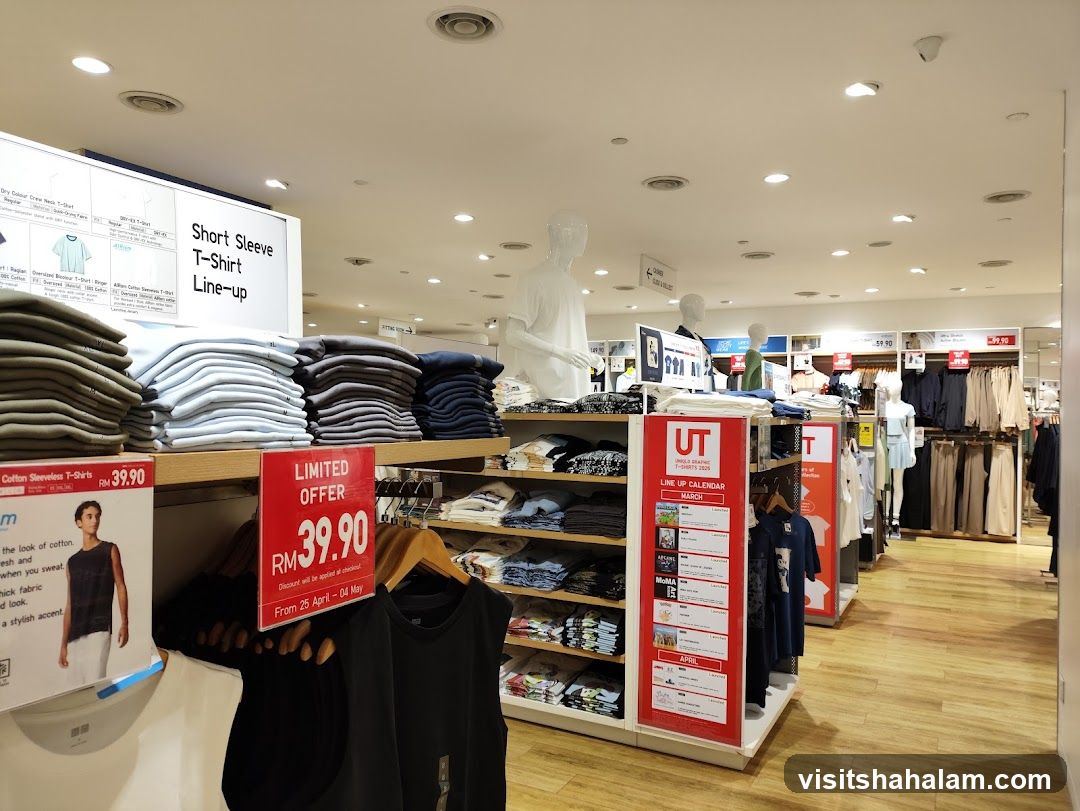 Uniqlo Store Interior