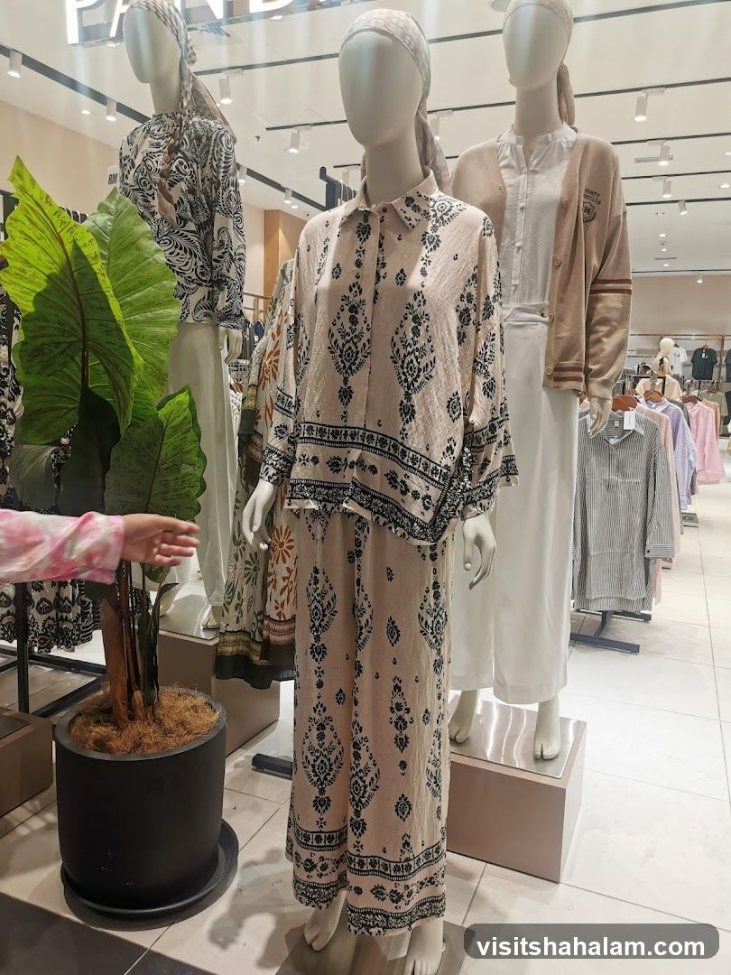 Mannequins in a clothing store