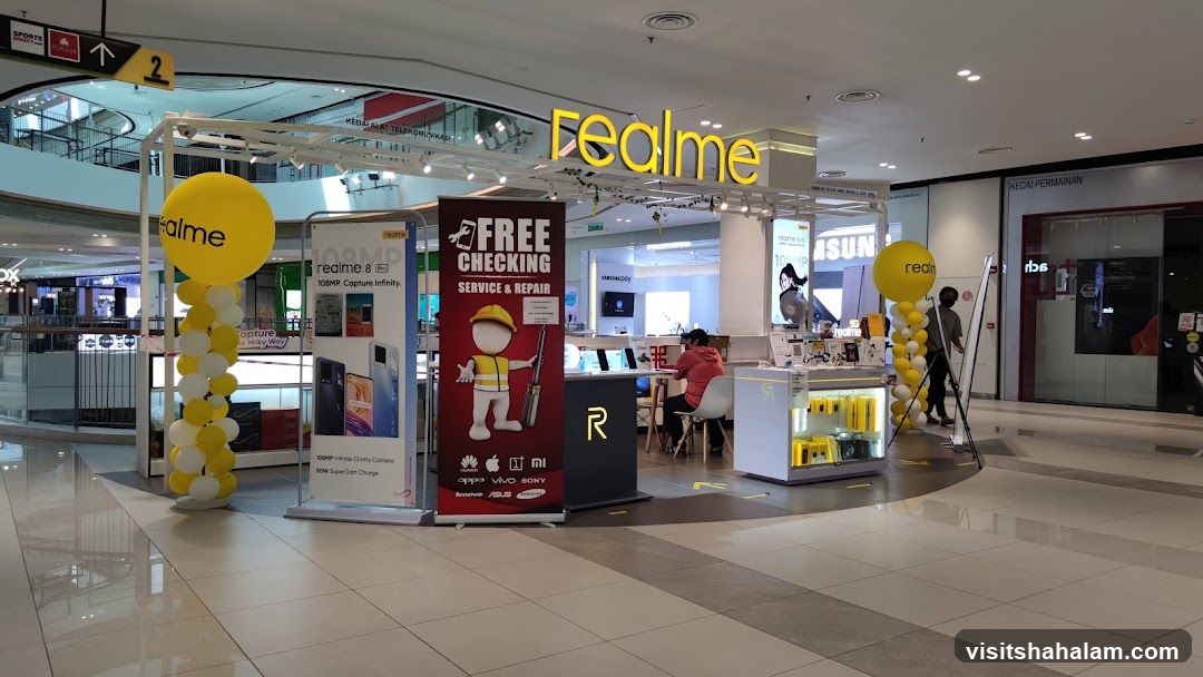 Realme Store Display
