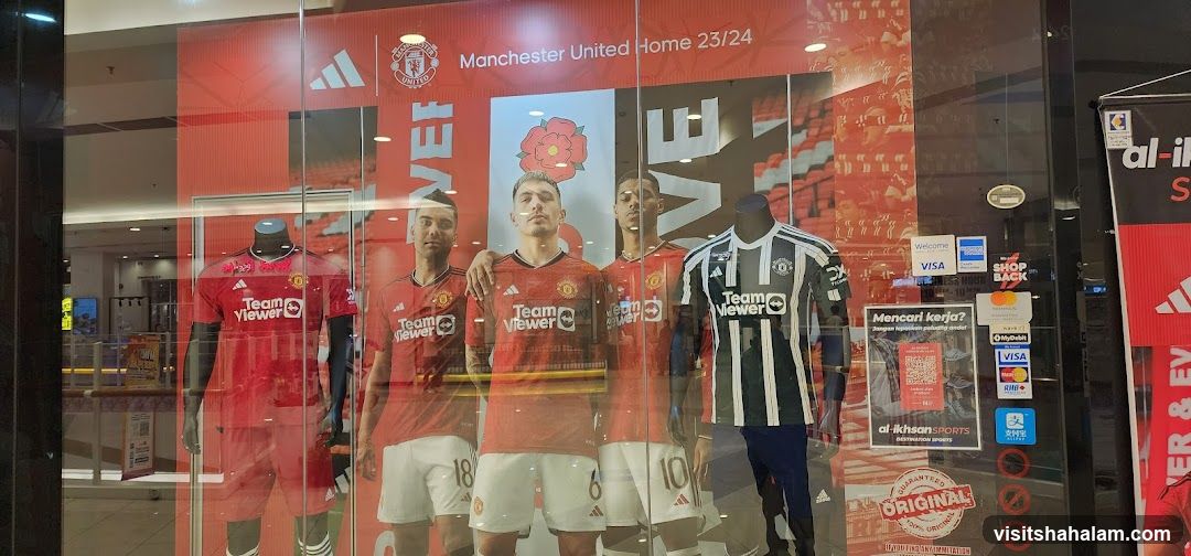 Manchester United Home 23/24 Display