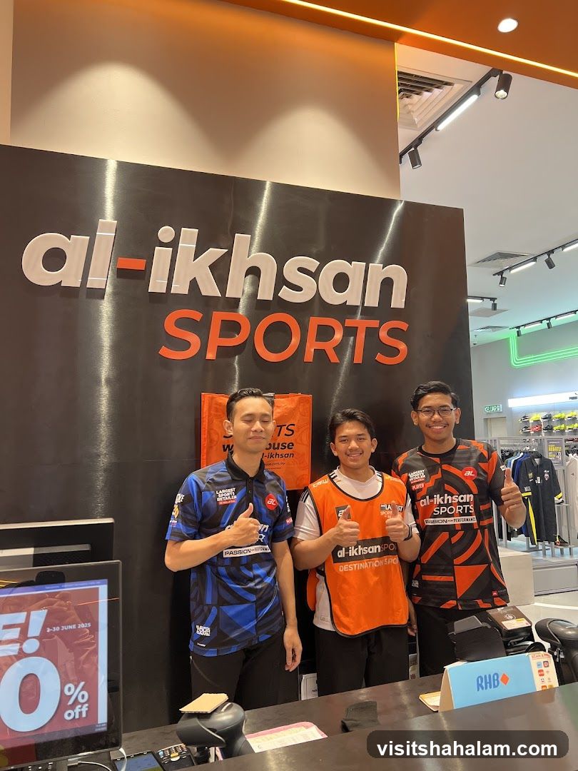 Al-Ikhsan Sports Store Staff