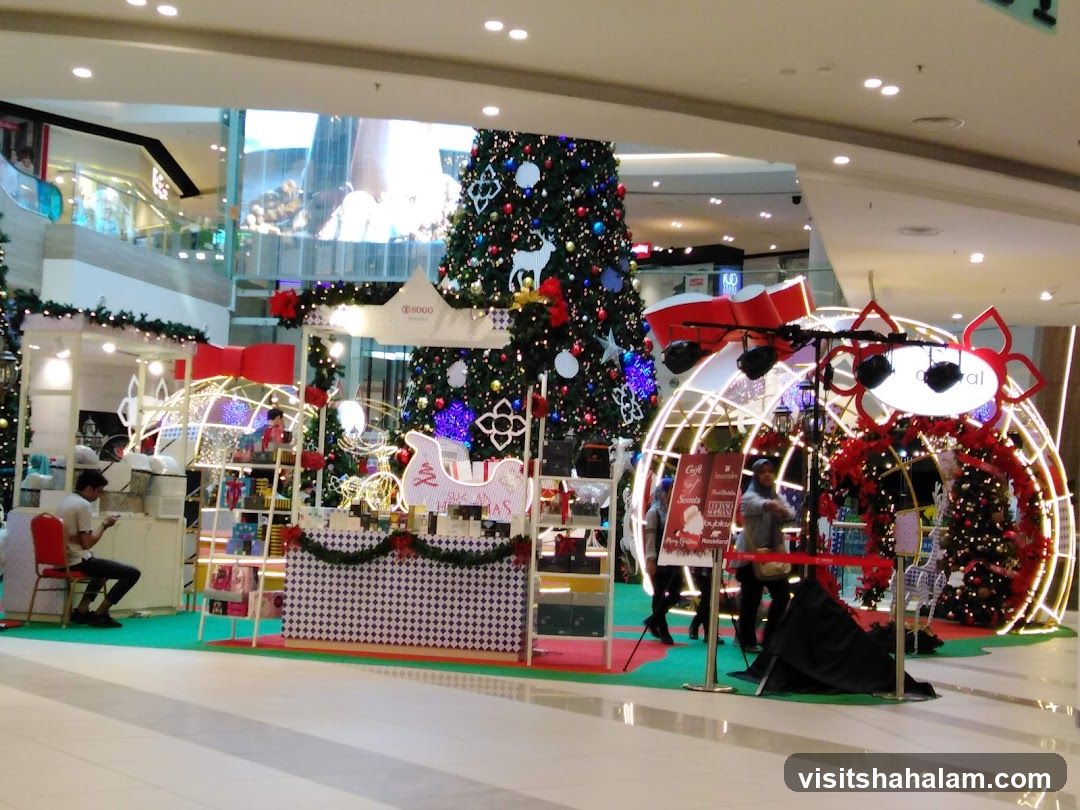 Christmas Decorations in a Mall