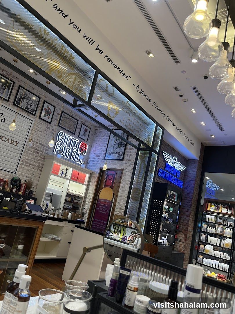 Kiehl's Store Interior