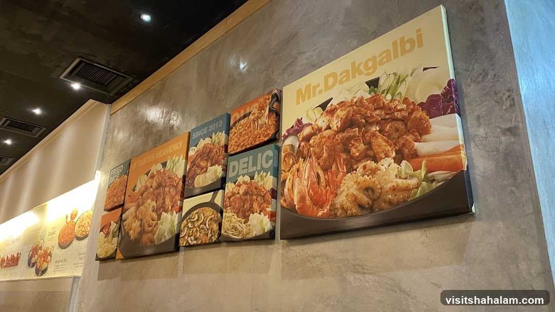 Mr. Dakgalbi Food Display
