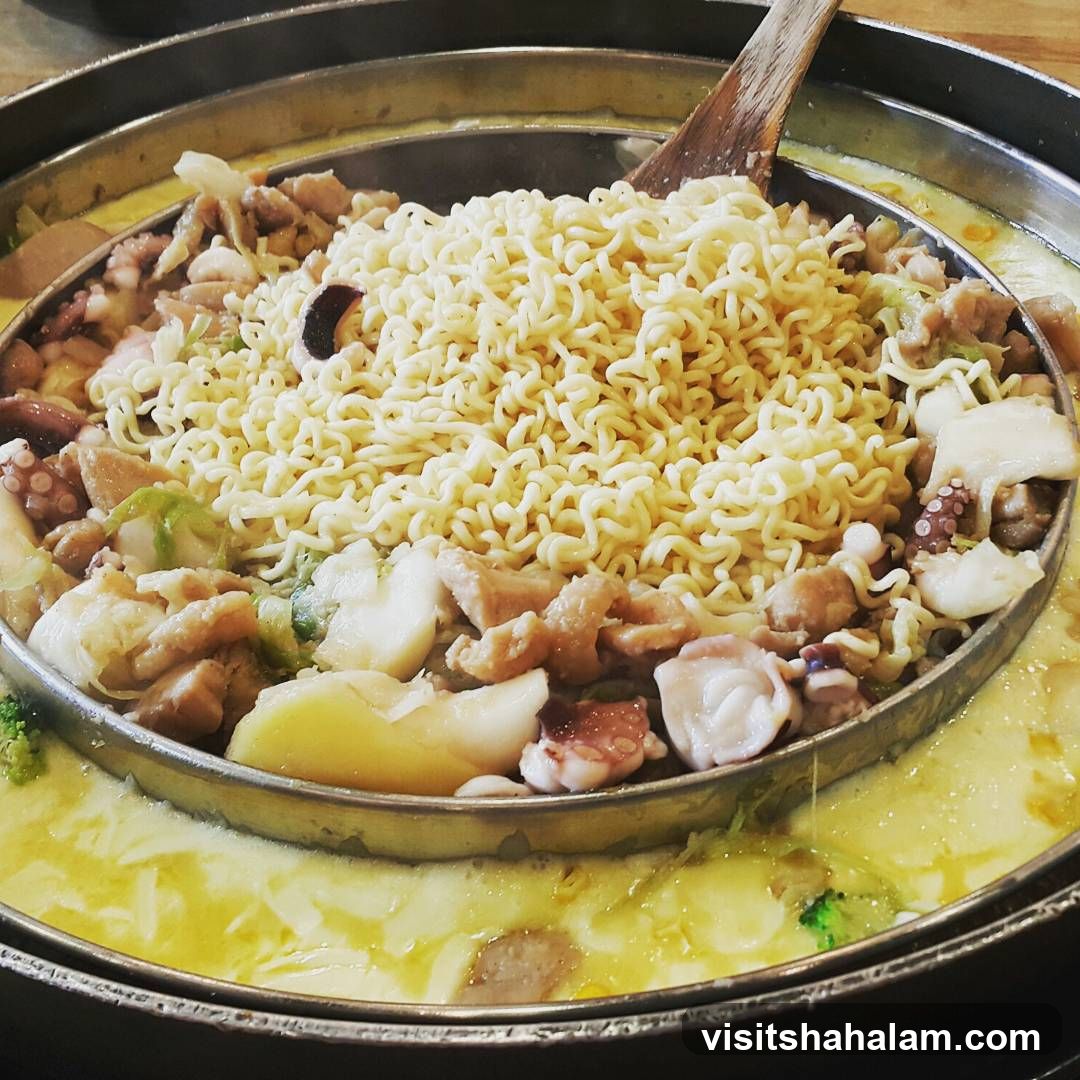 Noodles and Seafood Hot Pot