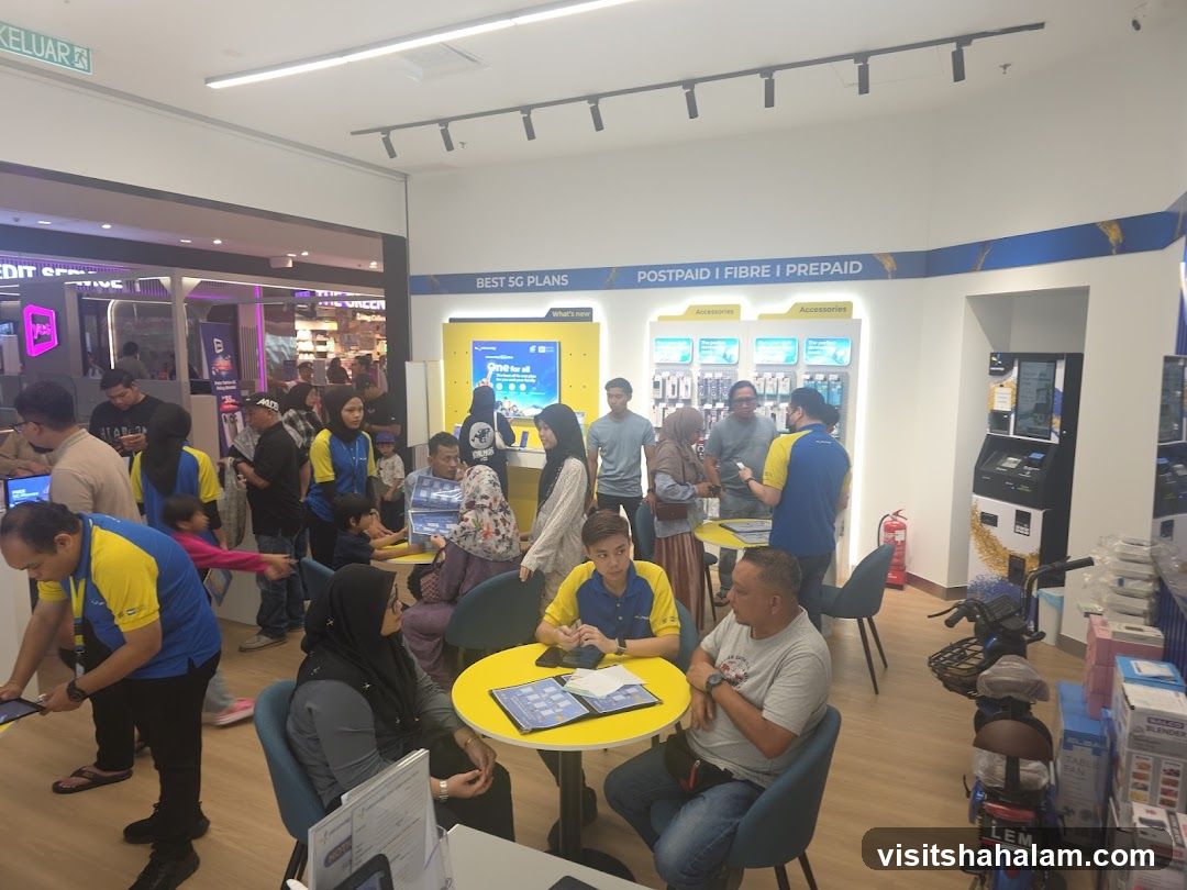 People browsing in a telecommunications store