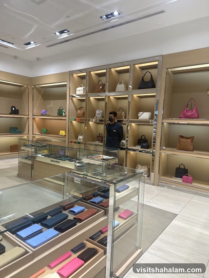 Luxury Handbag and Wallet Store