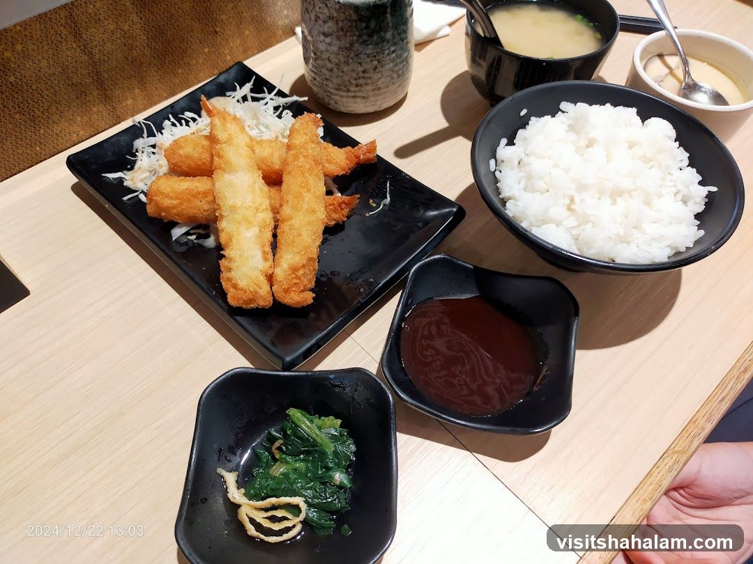 Fried Shrimp and Rice Meal