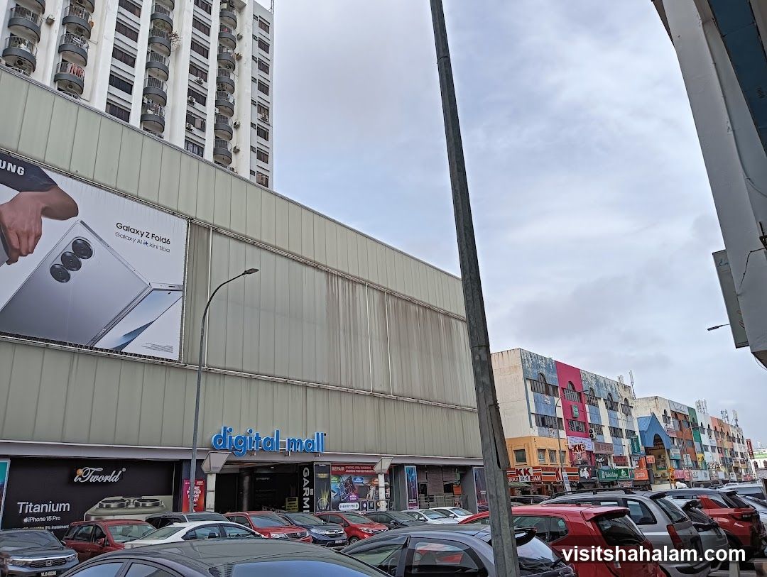Digital Mall Facade