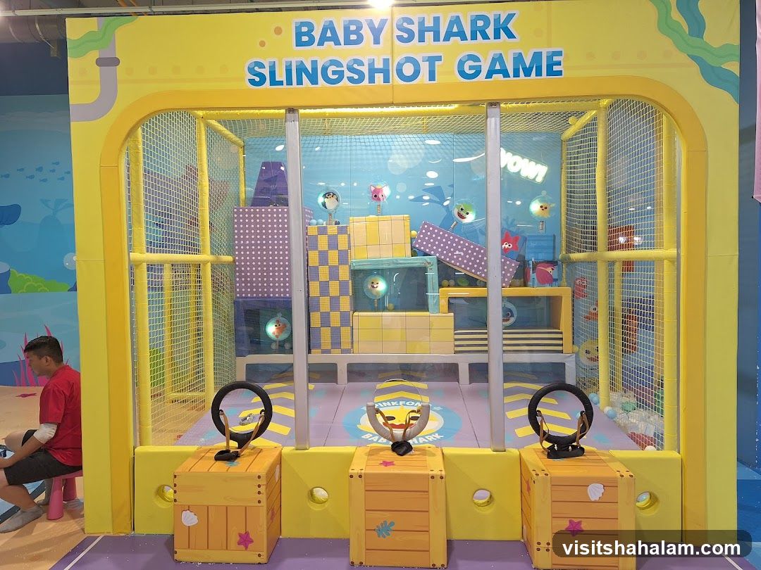 Baby Shark Slingshot Game