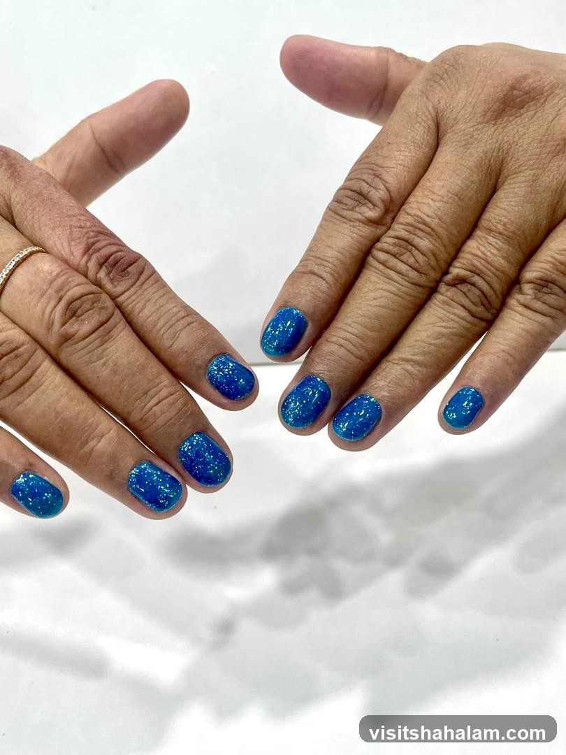 Sparkling Blue Nails