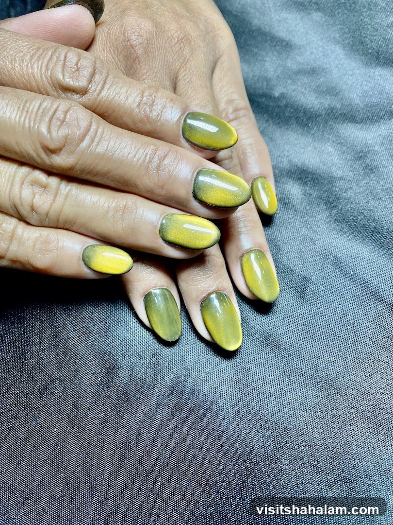 Cat Eye Nails