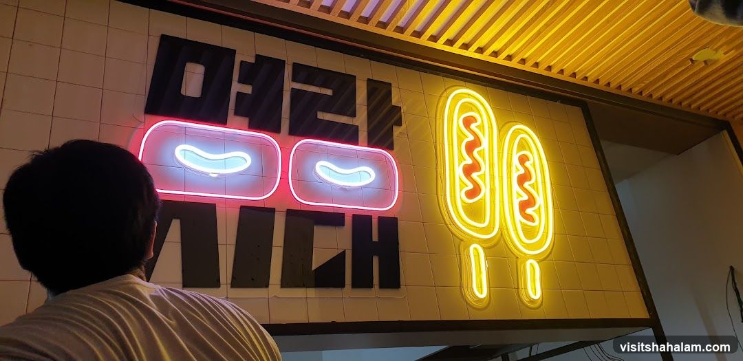 Neon Sign for a Food Establishment