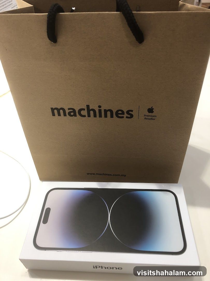 iPhone Box and Shopping Bag