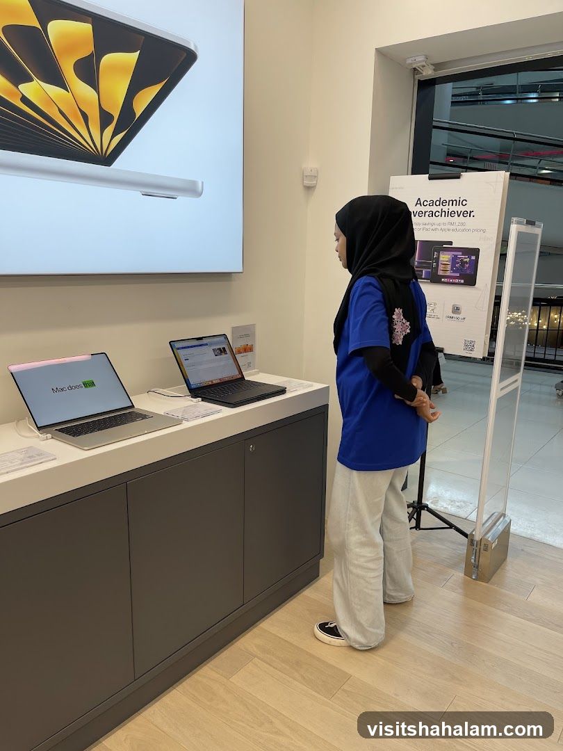 Apple Store Display