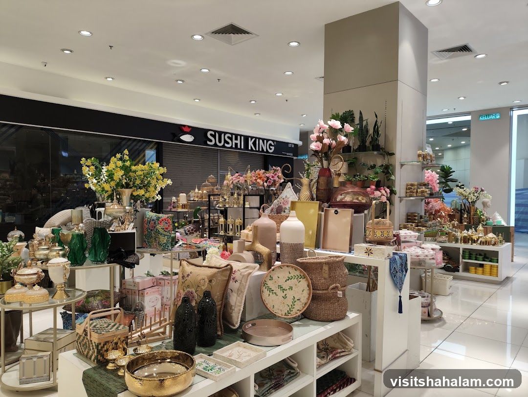 Home Decor Store Display