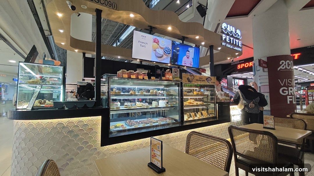 Gula Petite Bakery Display