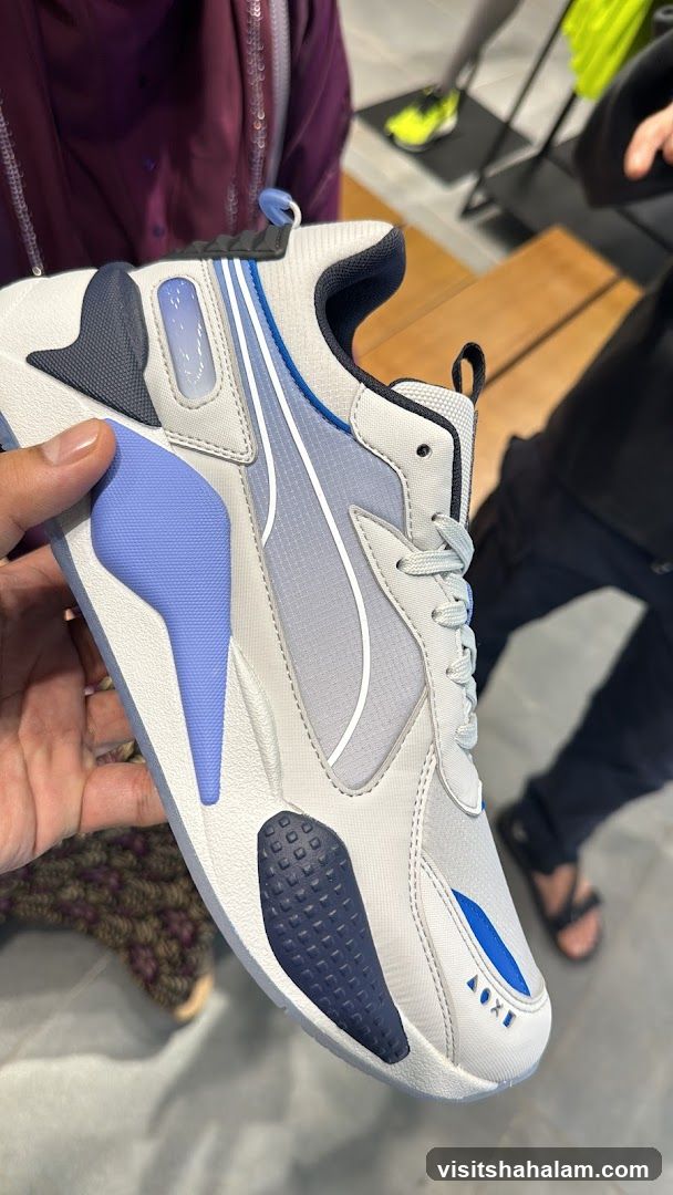 Sneaker