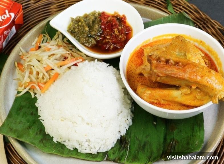 Chicken Curry with Rice and Condiments