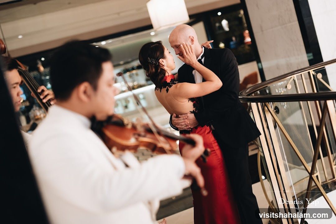 Couple dancing with live music