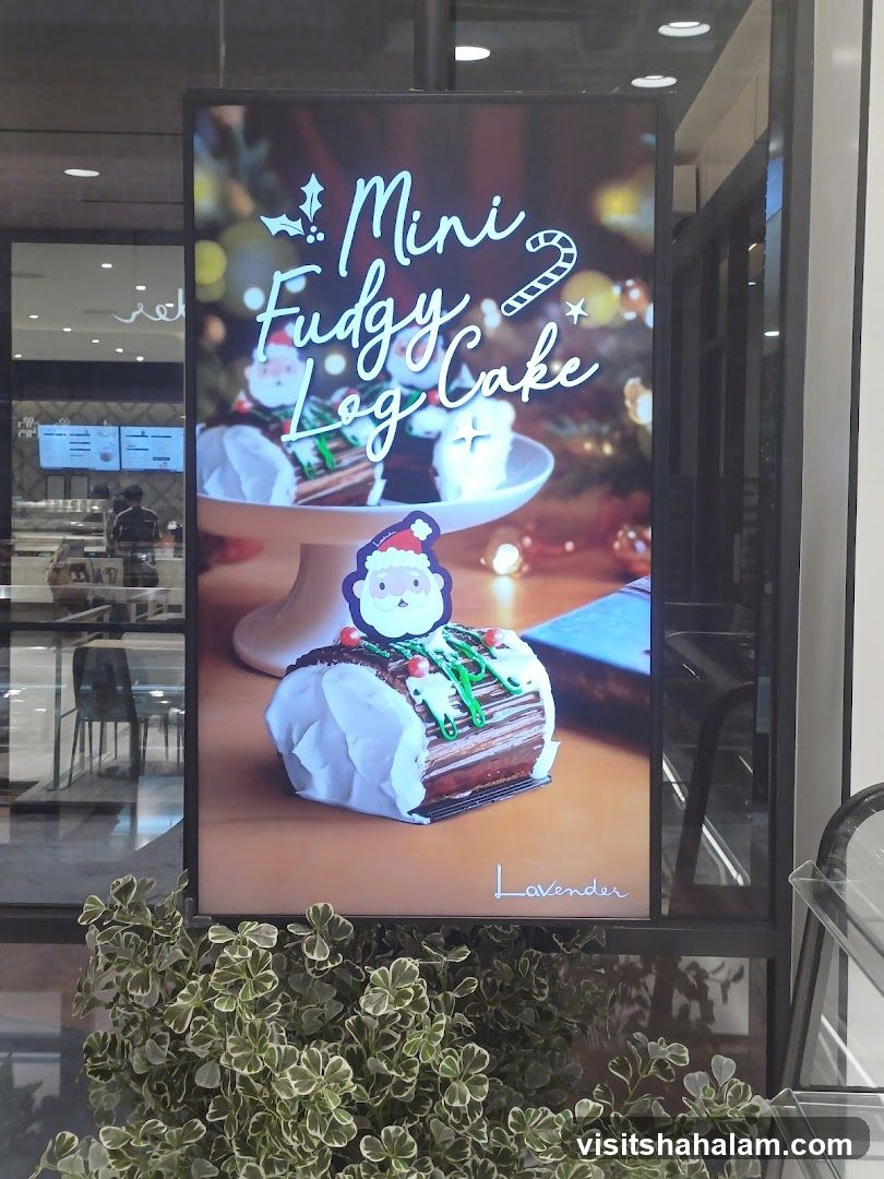 Mini Fudgy Log Cake Advertisement
