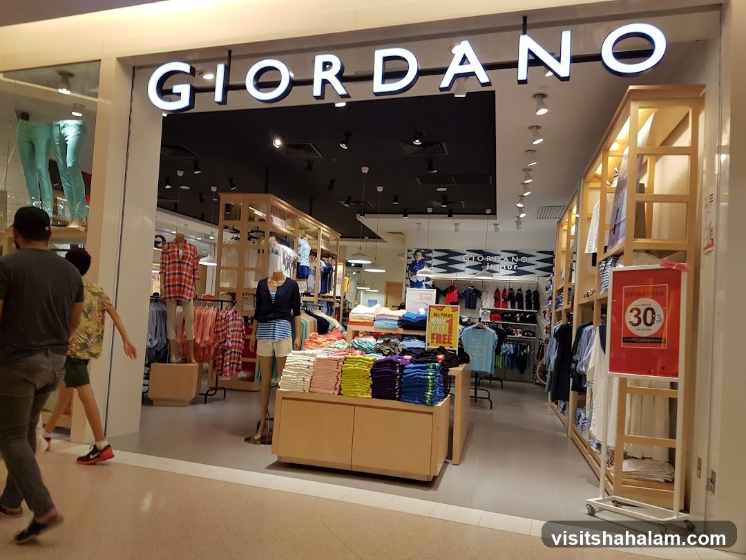 Giordano Storefront
