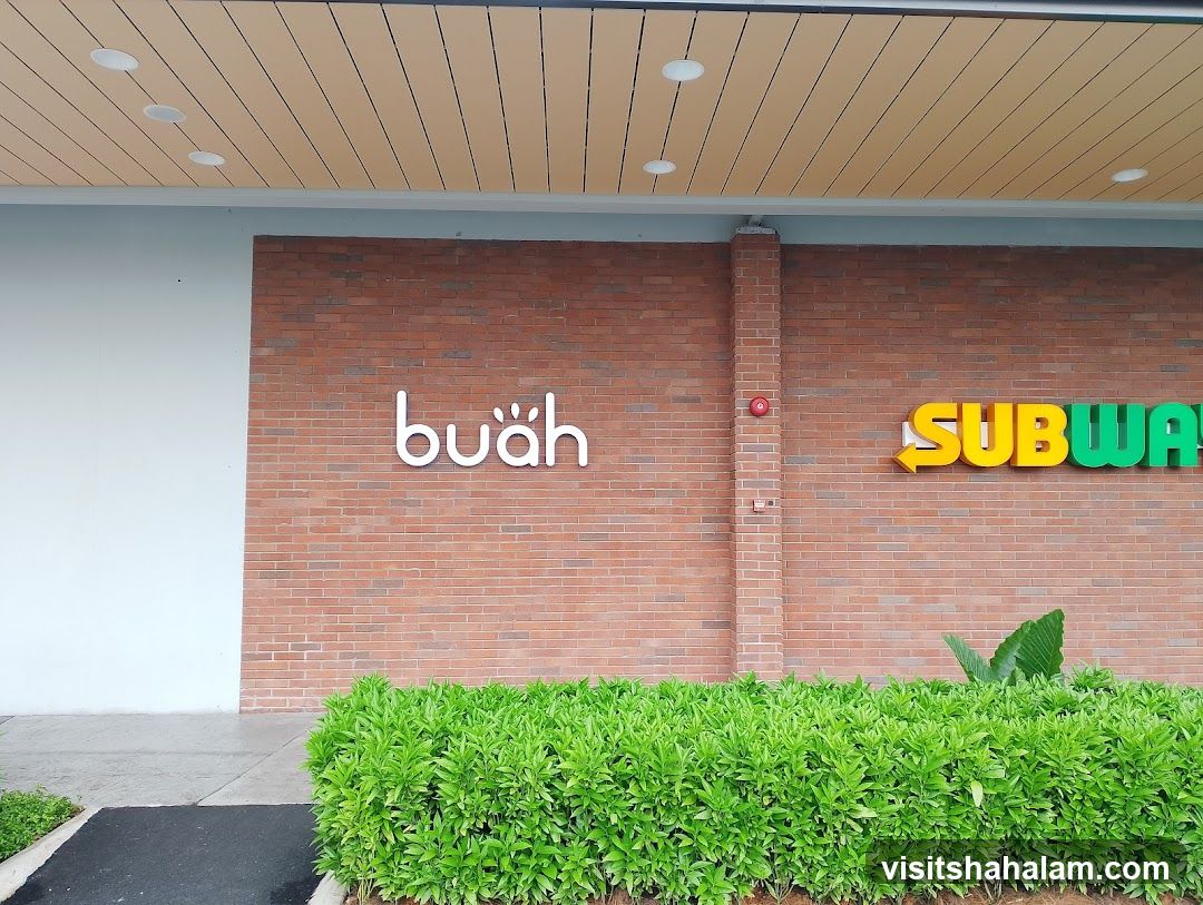 Buah and Subway Storefront