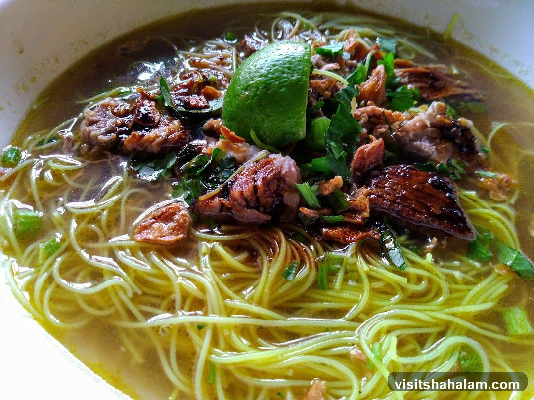 Noodle Soup with Meat and Lime