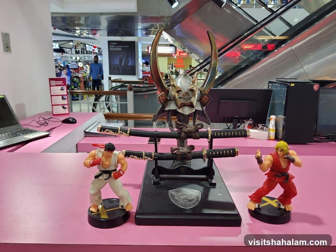 Samurai Helmet and Swords Display with Action Figures