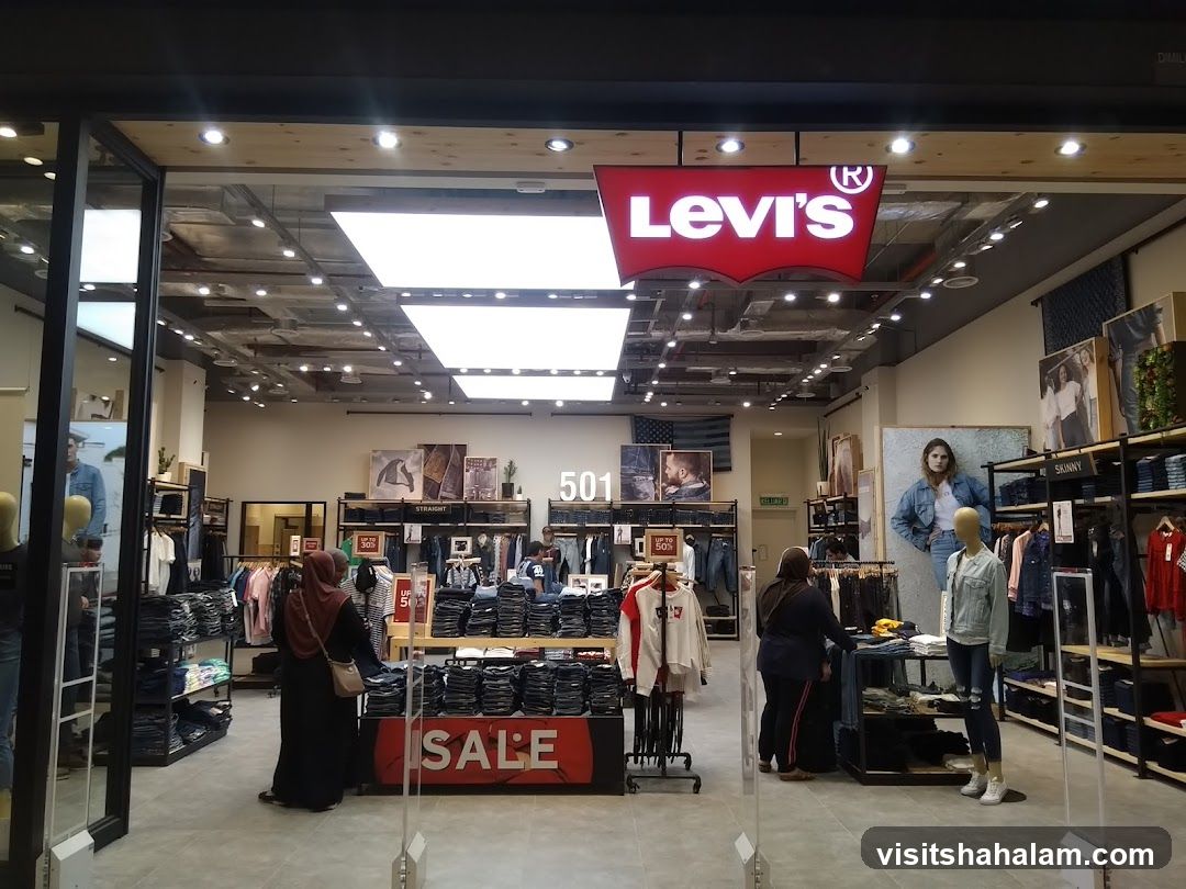 Levi's