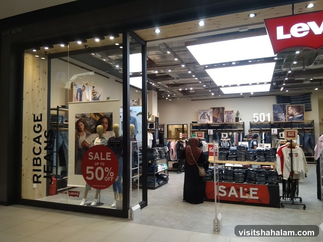 Levi's