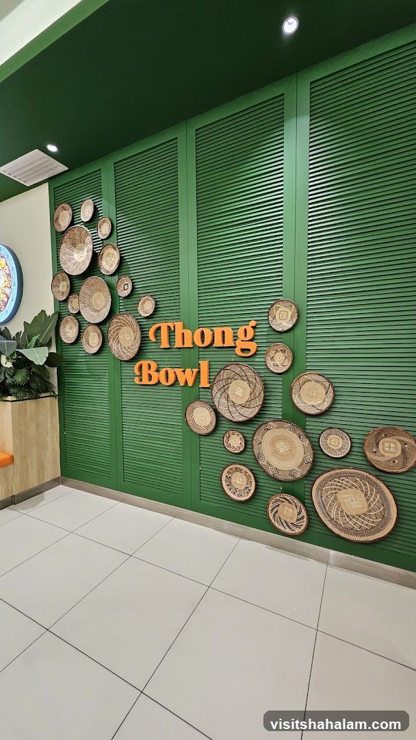 Thong Bowl Interior